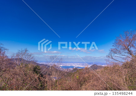 【瀬戸内海国立公園】冬の金甲山から見た岡山市街1 岡山県岡山市・玉野市 【瀬戸内海国立公園】冬の金甲山から見た岡山市街1 岡山県岡山市・玉野市 135498244