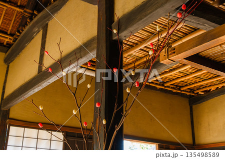 古民家のまゆ玉飾り 古民家のまゆ玉飾り 135498589