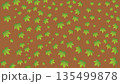 緑の楓の葉の背景素材 135499878