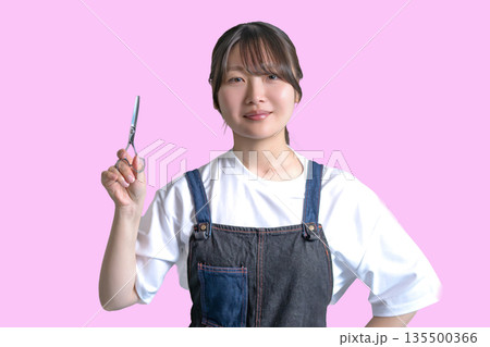 可愛い美容師 135500366