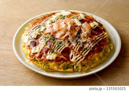 関西風お好み焼き青のりマヨネーズかつお節のせ 関西風お好み焼き青のりマヨネーズかつお節のせ 135501025
