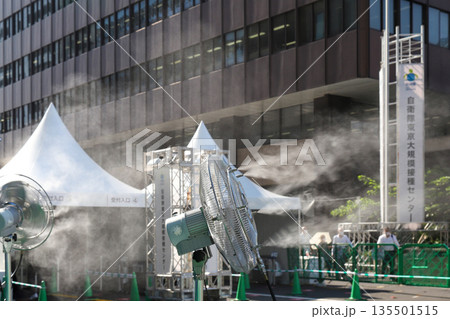 2021年コロナ禍の大規模ワクチン接種会場 135501515