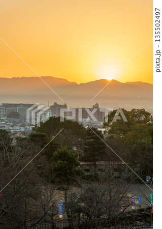 《商用撮影許可取得済》大和郡山郡山城天守台から見た日の出の景色 《商用撮影許可取得済》大和郡山郡山城天守台から見た日の出の景色 135502497