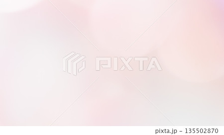 ふんわりキラキラ背景　ピンク色　桜色　玉ボケぼかしグラデーション 135502870