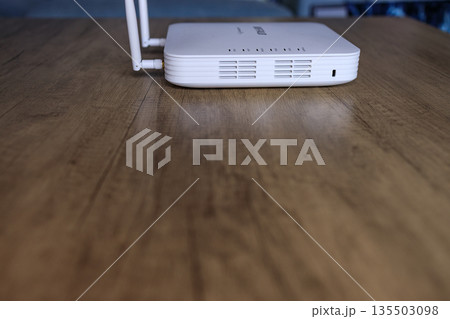 デバイス数が多くても安定した接続が可能なビジネスWIFI デバイス数が多くても安定した接続が可能なビジネスWIFI 135503098