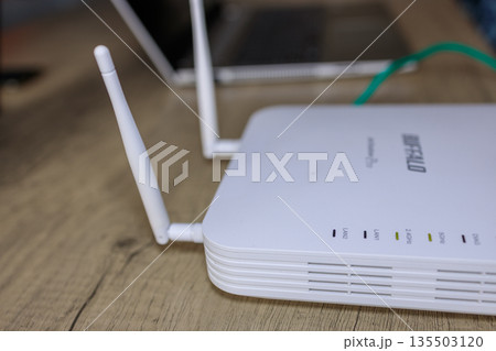 デバイス数が多くても安定した接続が可能なビジネスWIFI デバイス数が多くても安定した接続が可能なビジネスWIFI 135503120