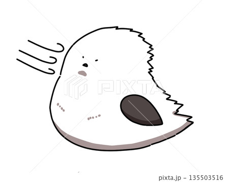 強風にあおられているシマエナガ 135503516