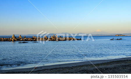 葉山町から見た富士山 135503554
