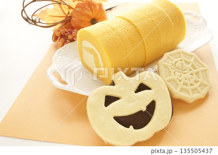 かぼちゃのチョコクッキーとロースケーキ 135505437