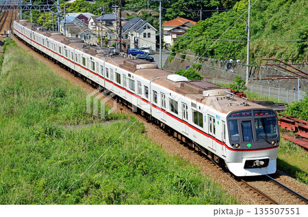 京急久里浜線　京急長沢－YRP野比　都営地下鉄　5300形　5327編成 135507551
