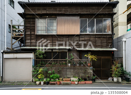 和風建築二階建て一軒家、木造建築の一戸建て 和風建築二階建て一軒家、木造建築の一戸建て 135508004