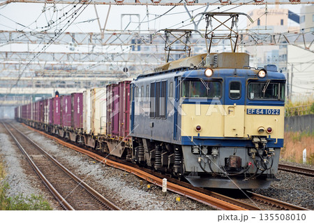 東海道本線　平塚　JR貨物　EF64-1022（愛知） 135508010