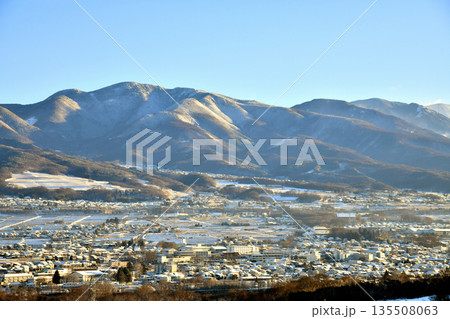 東御市役所周辺～浅間山方面を望む(長野県東御市)【2026.1】 135508063