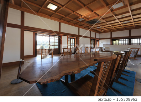 栗林公園の商工奨励館本館の二階 栗林公園の商工奨励館本館の二階 135508962