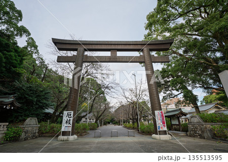 愛知県護国神社 大鳥居 愛知県名古屋市 愛知県護国神社 大鳥居 愛知県名古屋市 135513595