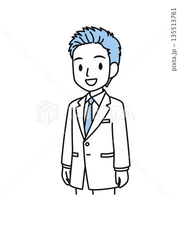 笑顔で微笑む白衣姿の医療関係者の男性のイラスト素材 135513761