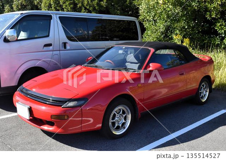 赤いスポーツカー 135514527