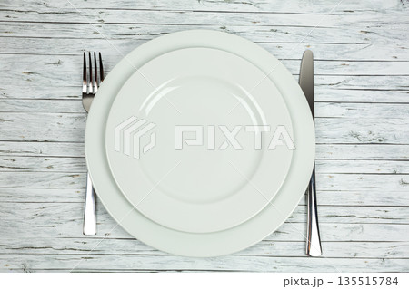 Plates 135515784