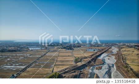 富山県東部を流れる早月川周辺の風景 富山県東部を流れる早月川周辺の風景 135516416