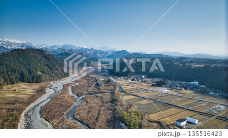 富山県東部を流れる早月川周辺の風景 富山県東部を流れる早月川周辺の風景 135516423