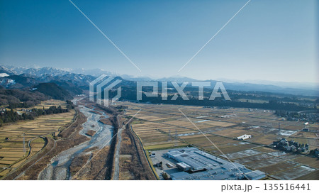富山県東部を流れる早月川周辺の風景 135516441