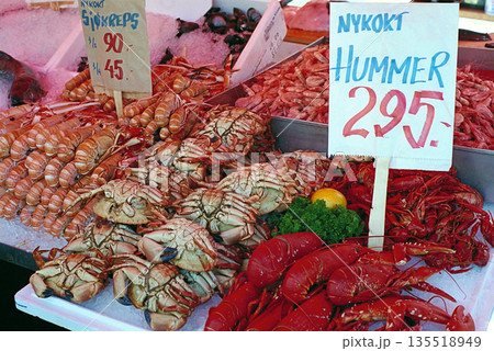 Sale of fresh cooked shellfish Sale of fresh cooked shellfish 135518949