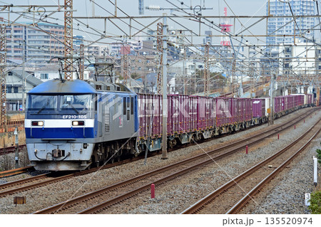 東海道本線　相模貨物　JR貨物　EF210-105（吹田） 135520974