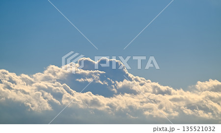 雲多き空 135521032