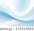 パステル色が広がる清潔感ある抽象的な波模様背景 135523664