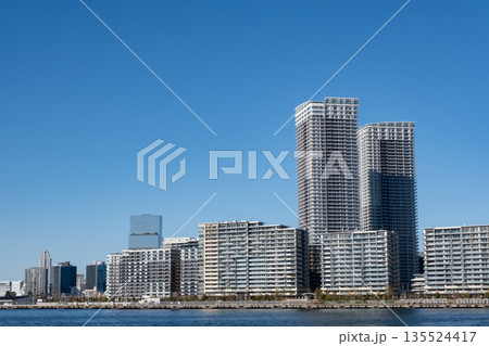 築地から晴海方面の高層マンション群を見た風景 築地から晴海方面の高層マンション群を見た風景 135524417