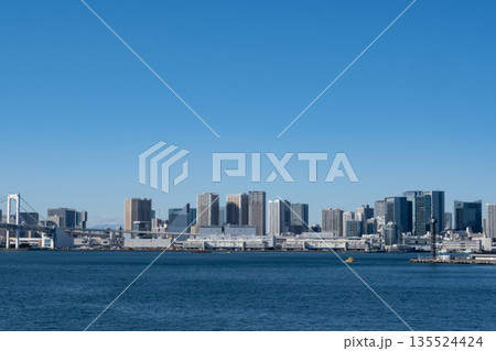 築地から芝浦方面を見た風景　東京ベイエリア 135524424