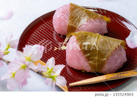 【春素材】桜餅・関西風桜餅・道明寺【食べ物素材】 【春素材】桜餅・関西風桜餅・道明寺【食べ物素材】 135524903