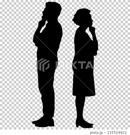 考えるシニア男女のシルエットイラスト 考えるシニア男女のシルエットイラスト 135524922