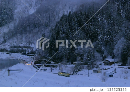 雪景色の飯山線 雪景色の飯山線 135525333