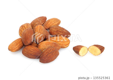 アーモンド アーモンド 135525361
