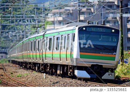 東海道本線　真鶴　JR東日本　E233系3000番台　E-60編成（国府津） 135525681