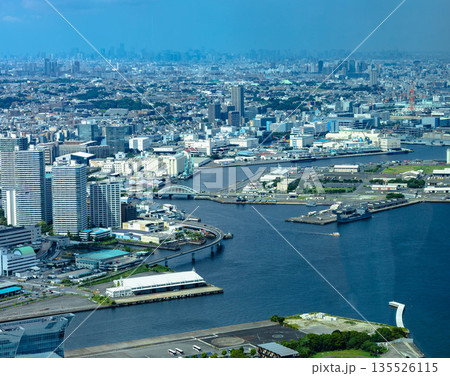 ランドマークタワーから見下ろした横浜街 135526115