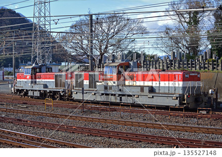 東海道本線　相模貨物　JR貨物　DE11-2003＋DE10-1189（新鶴見） 135527148