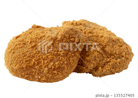 透明背景（png）にきな粉をまぶしたわらび餅 135527405