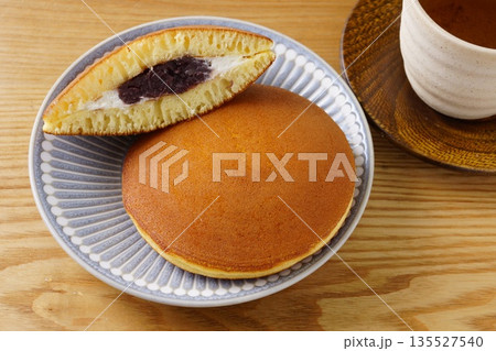 ふんわりどら焼き ふんわりどら焼き 135527540