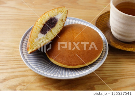 ふんわりどら焼き 135527541