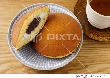 ふんわりどら焼き ふんわりどら焼き 135527542
