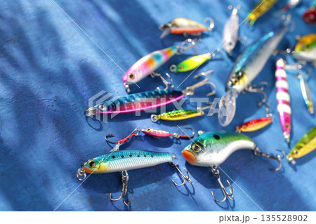 ルアーフィッシング使うルアーの集合写真 135528902