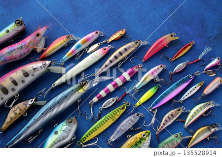 ルアーフィッシング使うルアーの集合写真 135528914