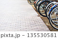 歩道の側の駐輪スペース 135530581