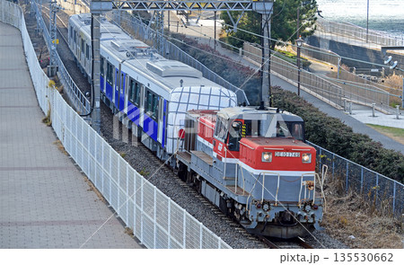 東海道本線 桜木町-東高島 JR貨物 DE10-1749+静岡鉄道 A3000形 A3005編成 東海道本線 桜木町-東高島 JR貨物 DE10-1749+静岡鉄道 A3000形 A3005編成 135530662