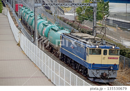 東海道本線 桜木町-東高島 JR貨物 EF65-2065(新鶴見) 東海道本線 桜木町-東高島 JR貨物 EF65-2065(新鶴見) 135530679