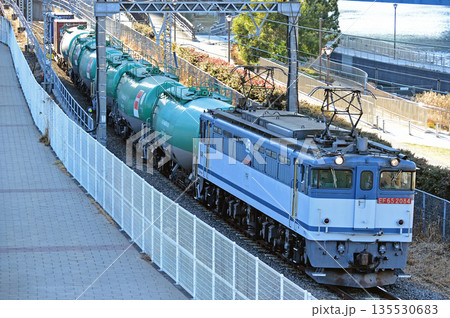 東海道本線 桜木町-東高島 JR貨物 EF65-2084(新鶴見) 東海道本線 桜木町-東高島 JR貨物 EF65-2084(新鶴見) 135530683