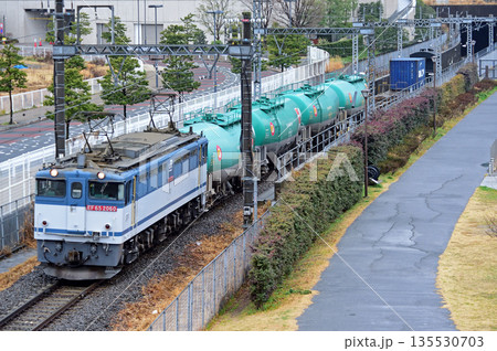 東海道本線 桜木町-東高島 JR貨物 EF65-2060(新鶴見)+ヨ8891 東海道本線 桜木町-東高島 JR貨物 EF65-2060(新鶴見)+ヨ8891 135530703