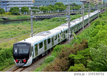 東海道本線 桜木町-東高島 JR貨物 DE10-1749(新鶴見)+東急 3020系 3122編成 東海道本線 桜木町-東高島 JR貨物 DE10-1749(新鶴見)+東急 3020系 3122編成 135530732